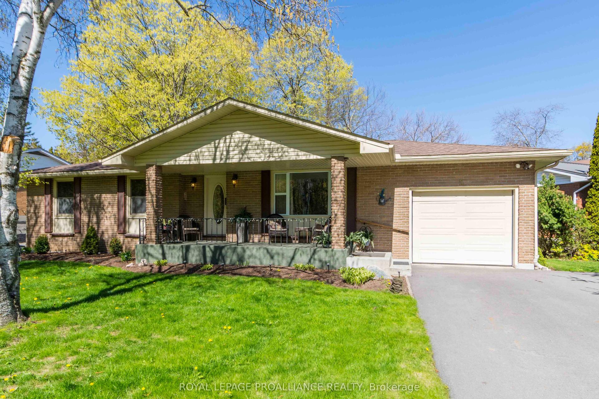 5 Parkside Drive — photo 1