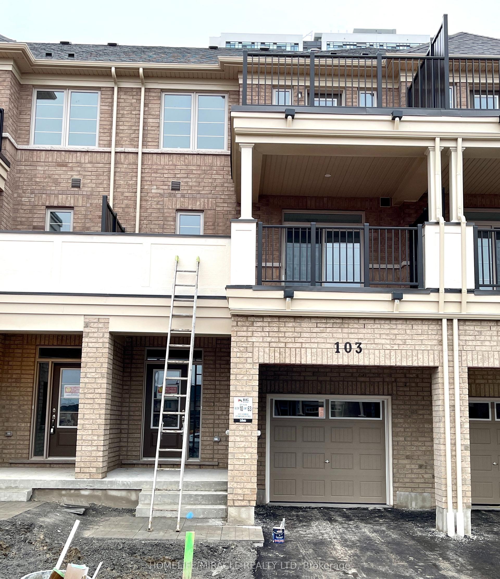 103 Air Dancer Crescent — photo 1