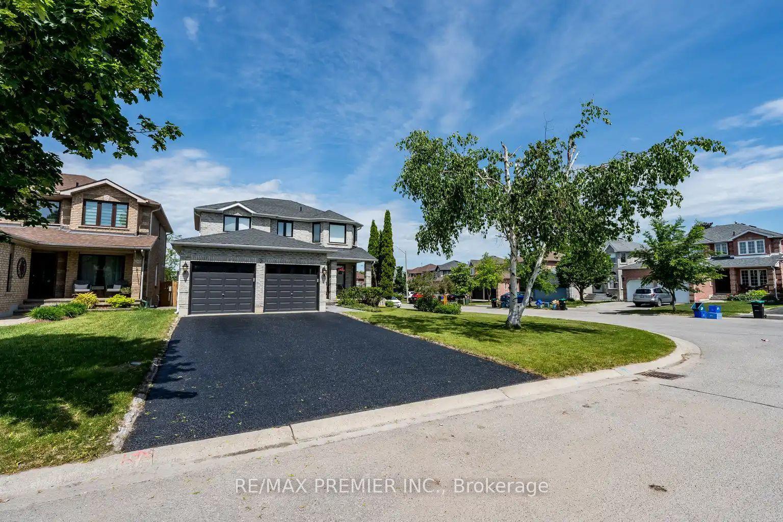 2 Grace Crescent — photo 1