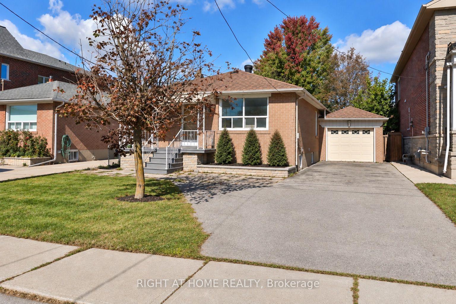 22 Katherine Road, Toronto — Detached for sale, photo 1