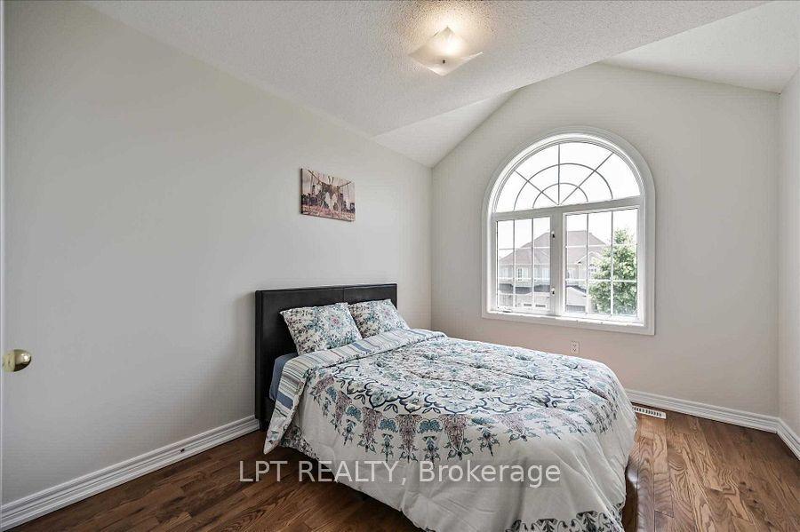 46 Ozner Crescent — photo 1