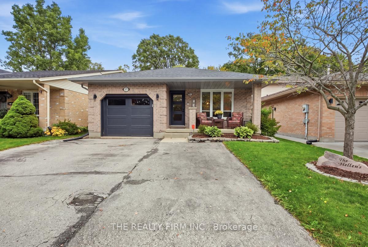 177 Bournemouth Drive, London East — Detached for sale, photo 1