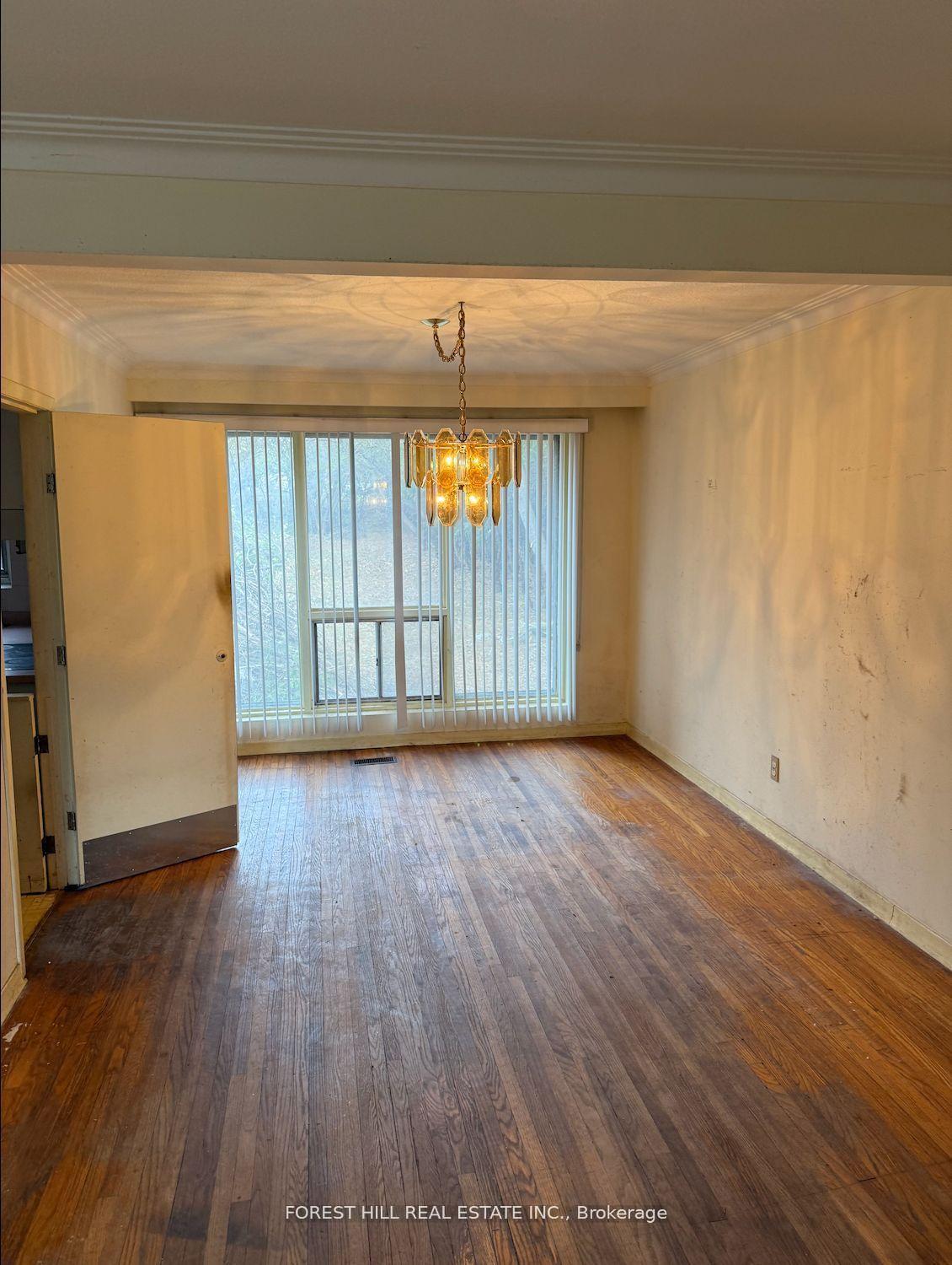 176 May Avenue — photo 1