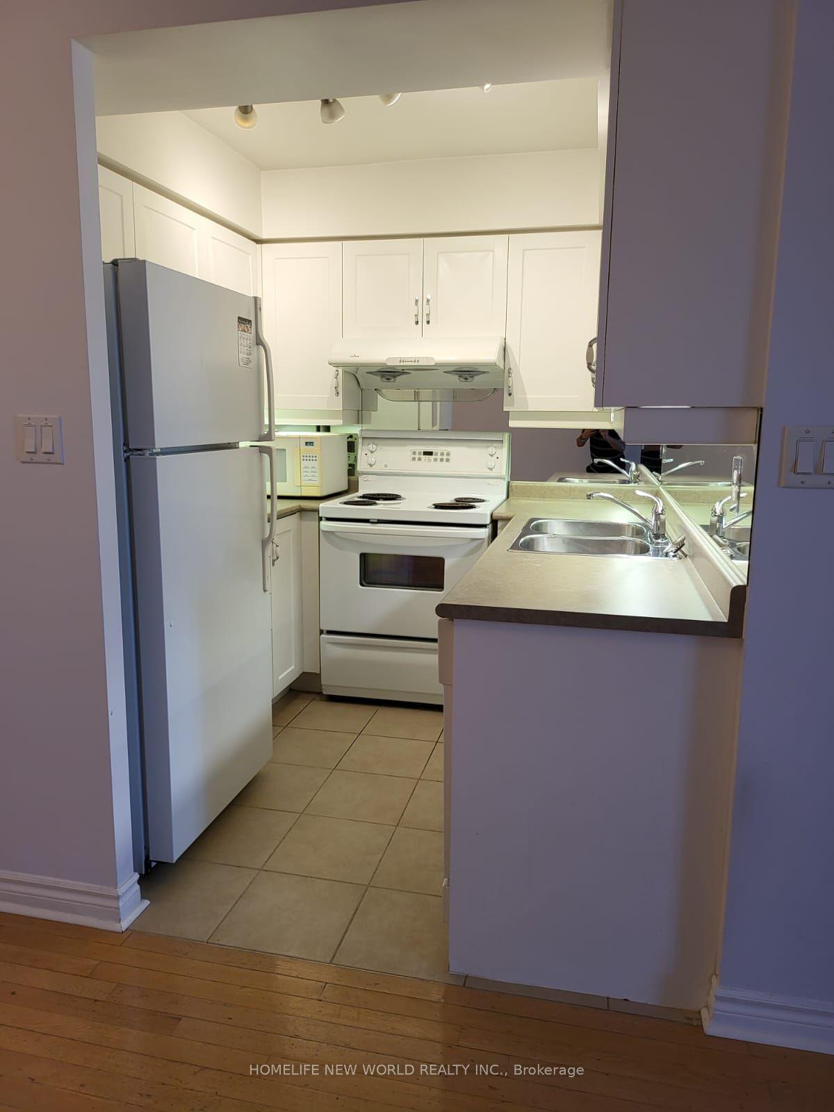 3 Rean Drive 1805 #1805 — photo 1