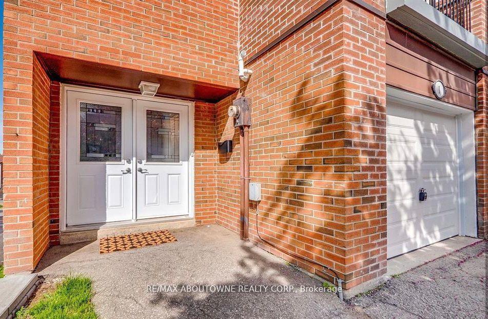 180 Mississauga Valley Boulevard 1 #1 — photo 1