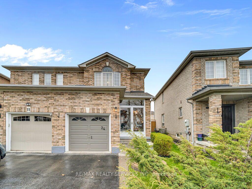 24 Melissa Court — photo 1