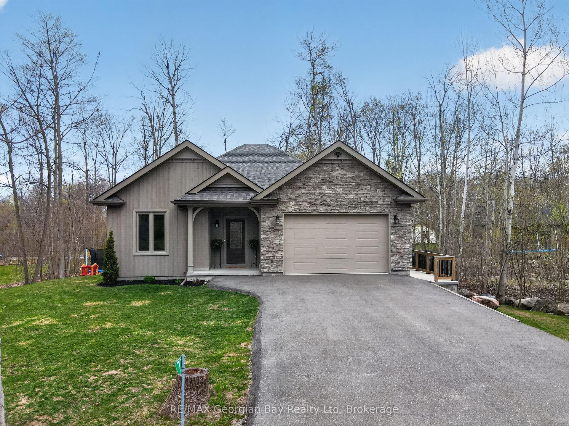 73 Polish Avenue — photo 1