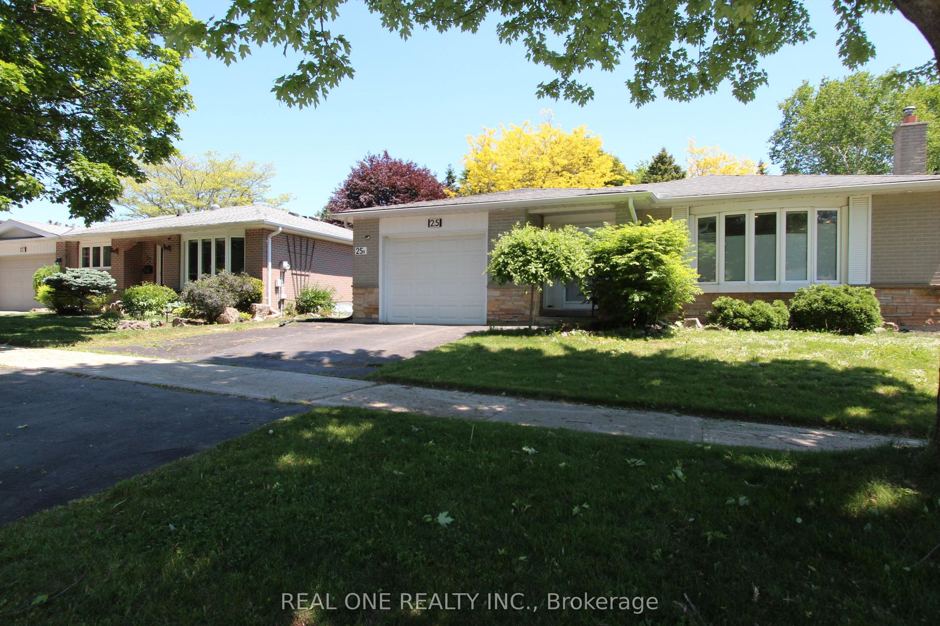 25 Bigwin Drive — photo 1
