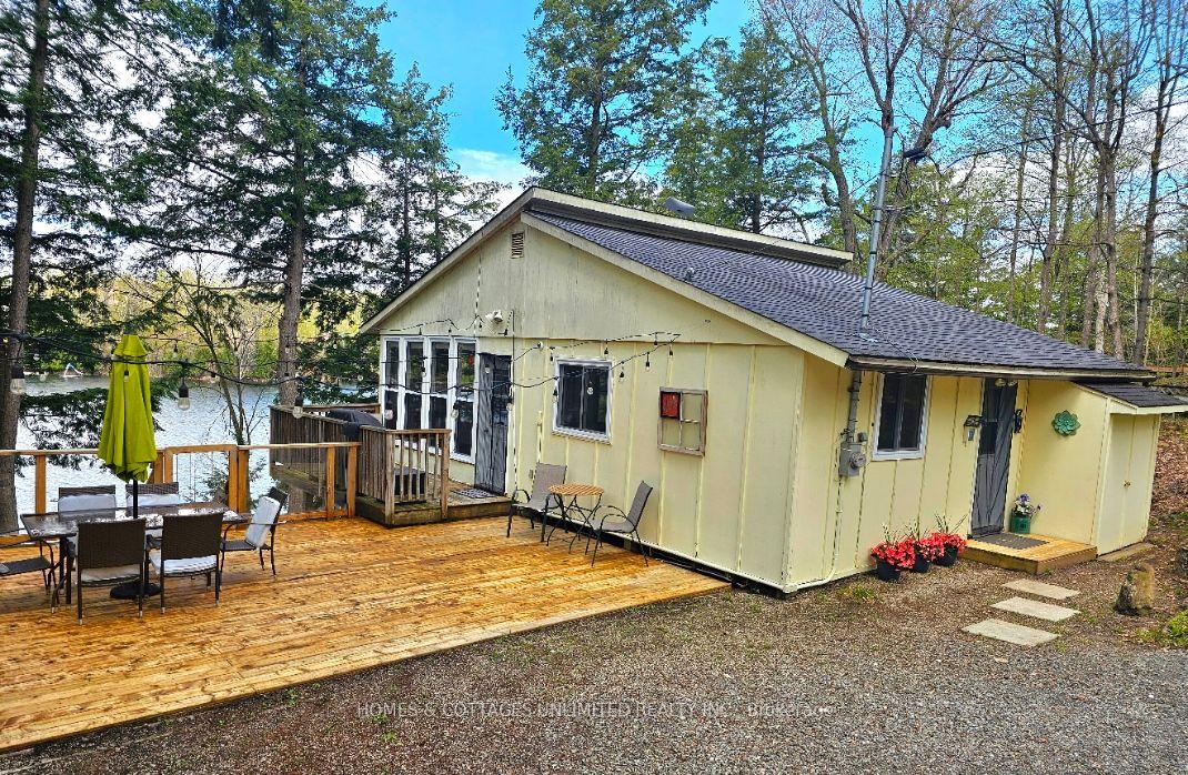 3048 CROZIER B Road W — photo 1