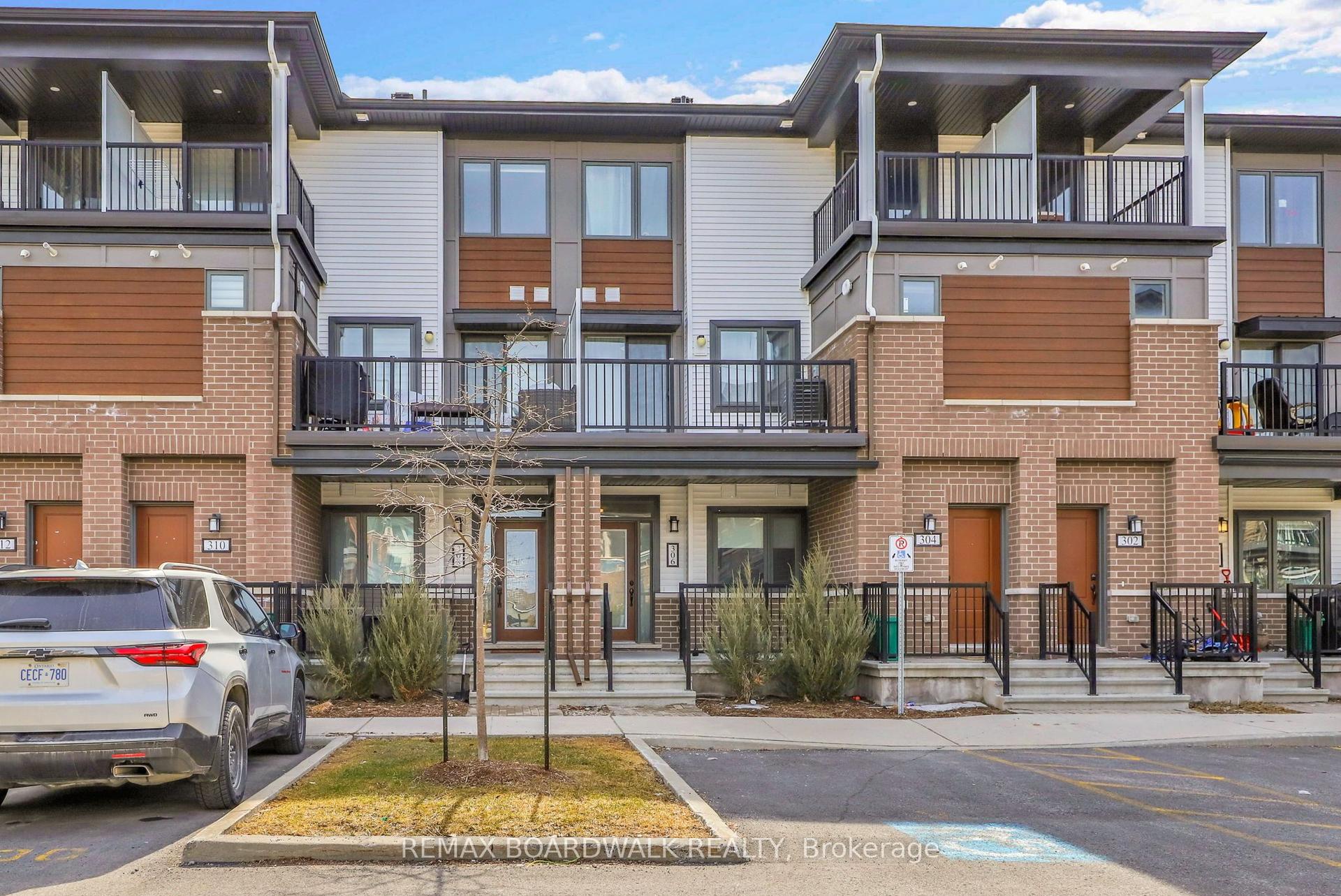 306 Pilot Private, Kanata — Condo Town for sale, photo 1