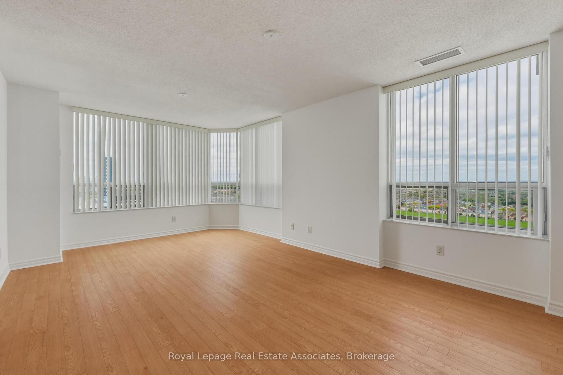 25 Kingsbridge Garden Circle 2424 #2424 — photo 1