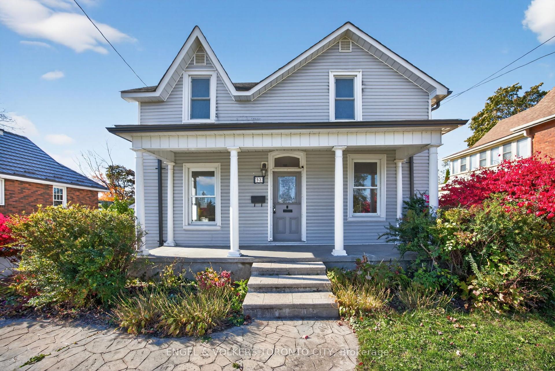 52 Parkside Drive — photo 1