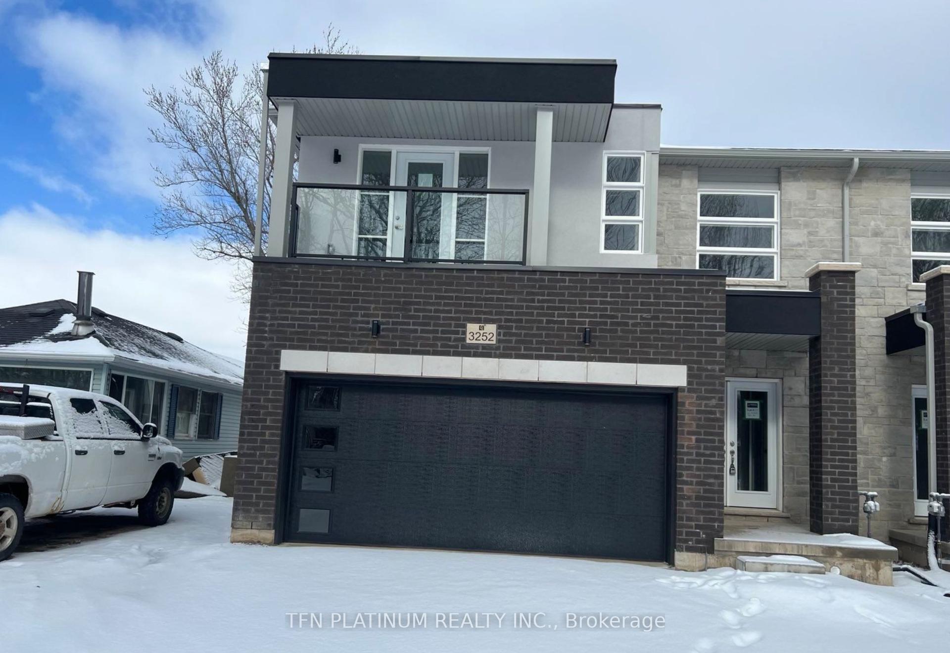 3252 Parker Avenue — photo 1