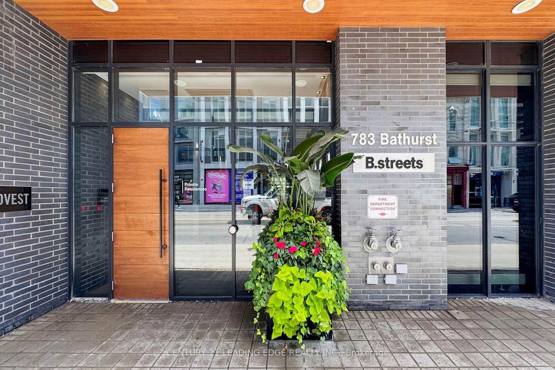 783 Bathurst Street 215 #215 — photo 1