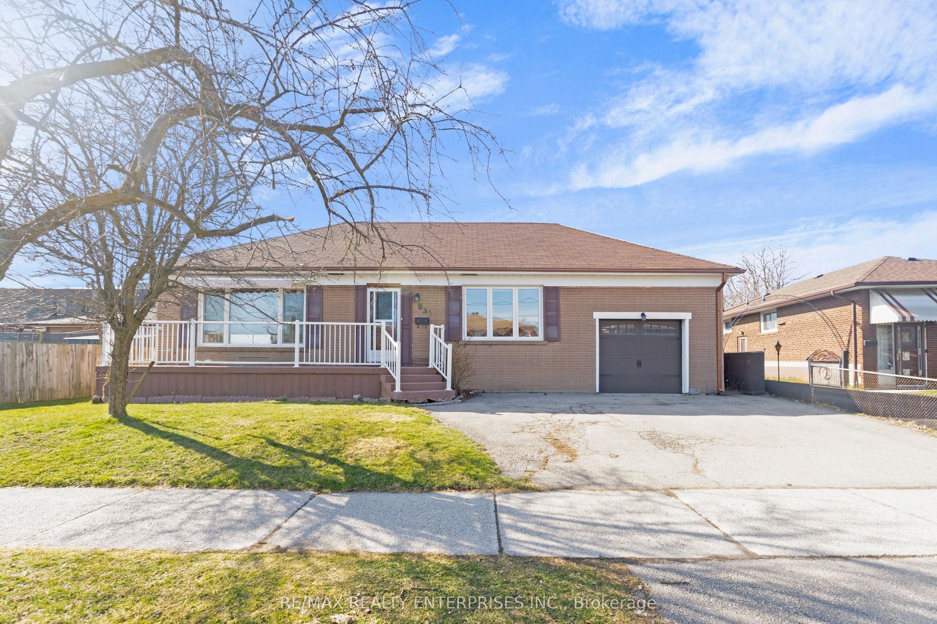 951 Atwater Avenue — photo 1