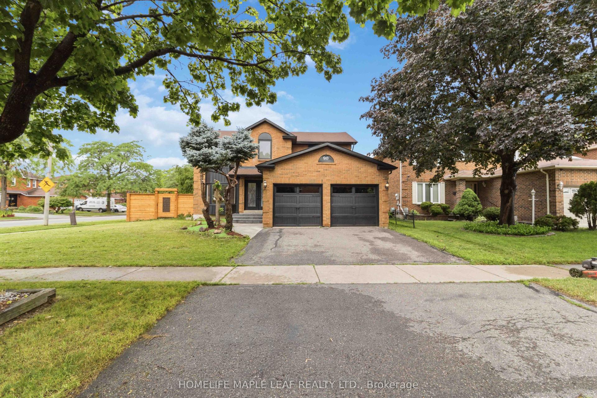 90 Burgby Avenue, Brampton — Detached for sale, photo 1