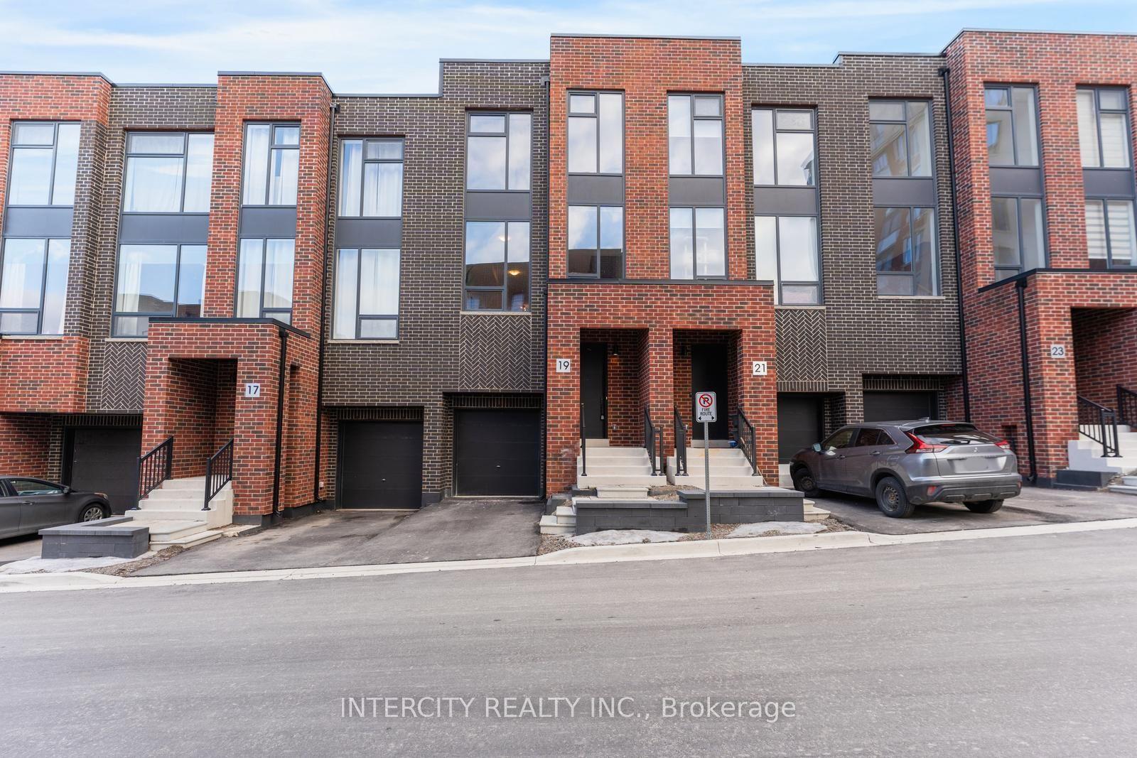 19 Desiree Place — photo 1