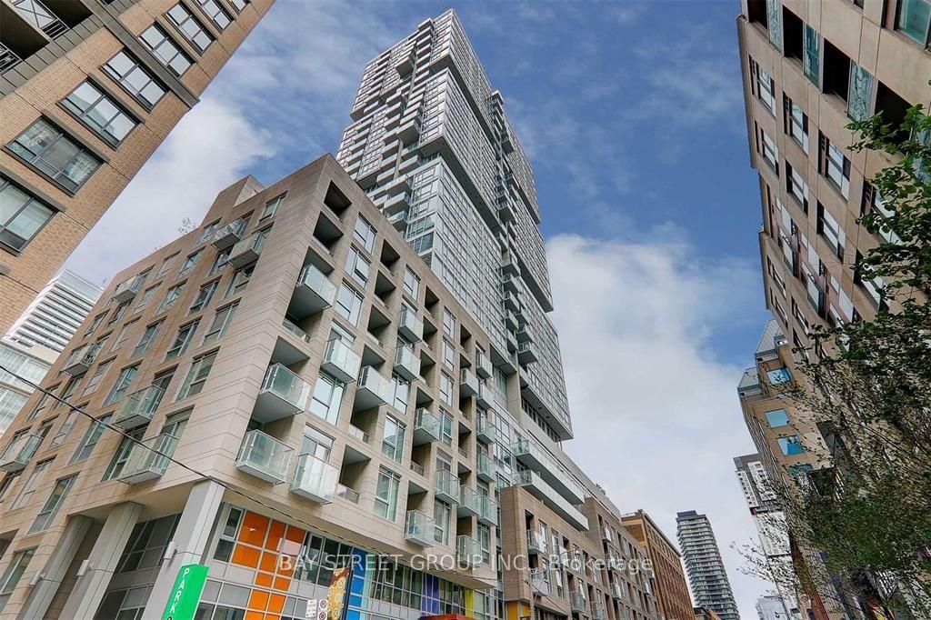 199 Richmond Street W 203 #203, Toronto — Condo for lease, photo 1