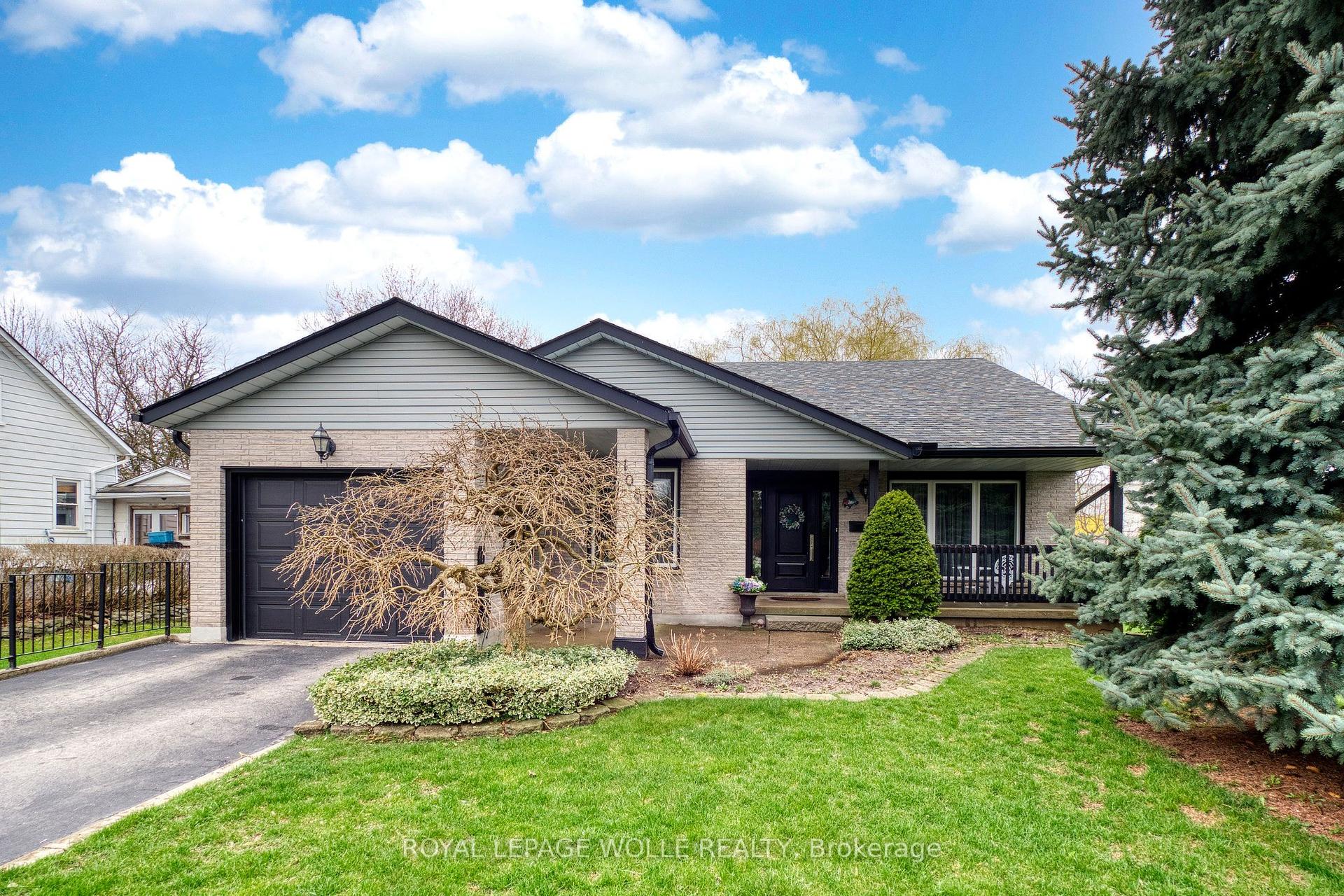 108 Queensway Drive — photo 1