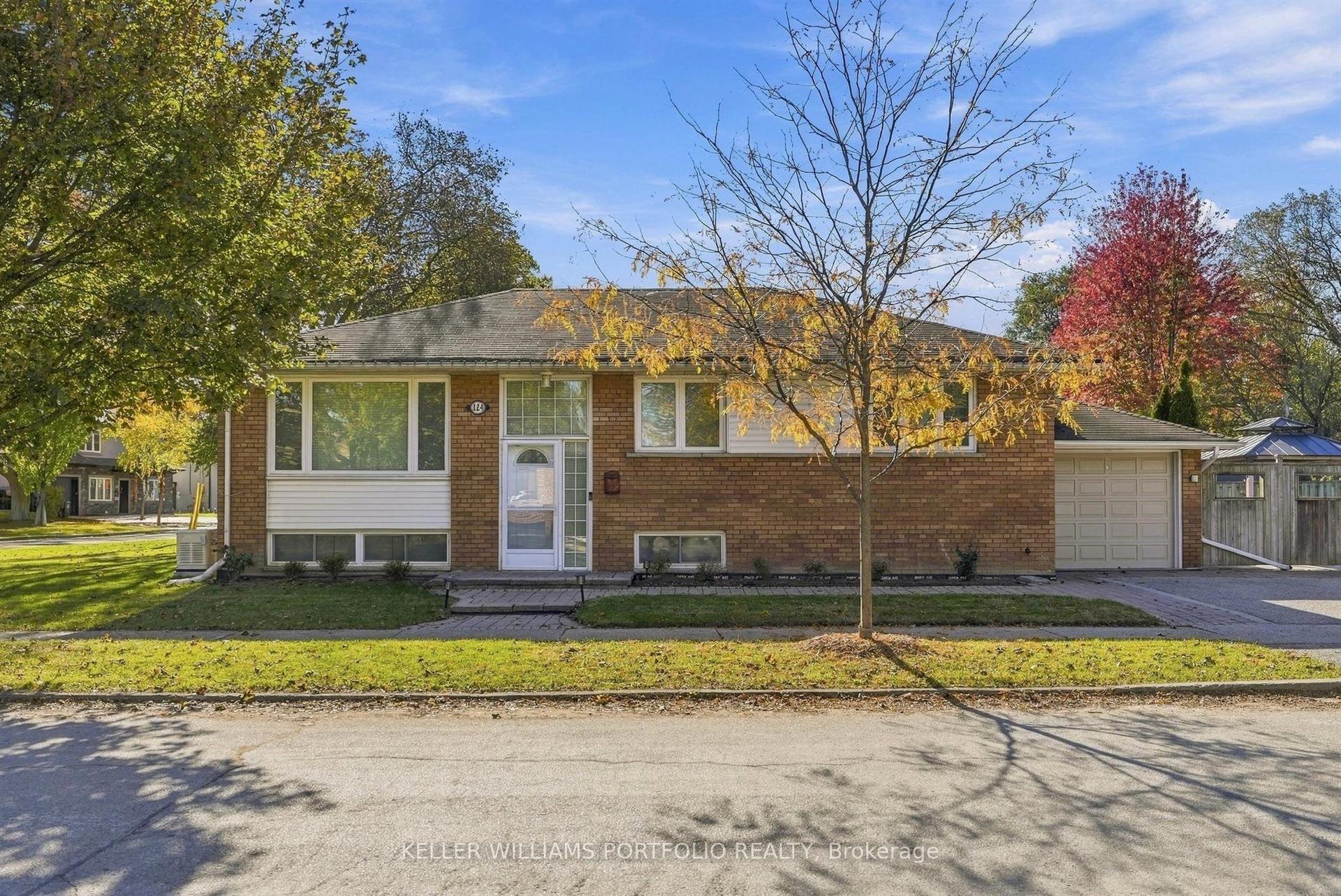 124 Wincott Drive, Toronto — Detached for lease, photo 1