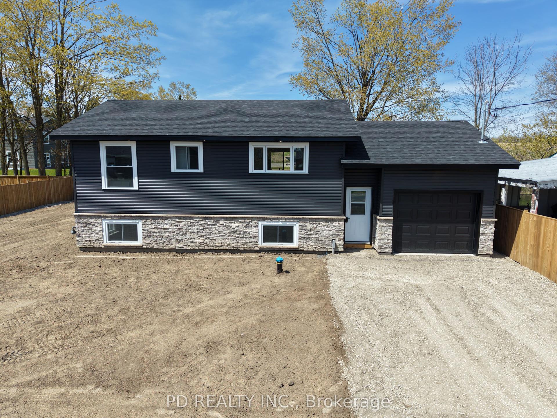 934 Mount Pleasant Road — photo 1