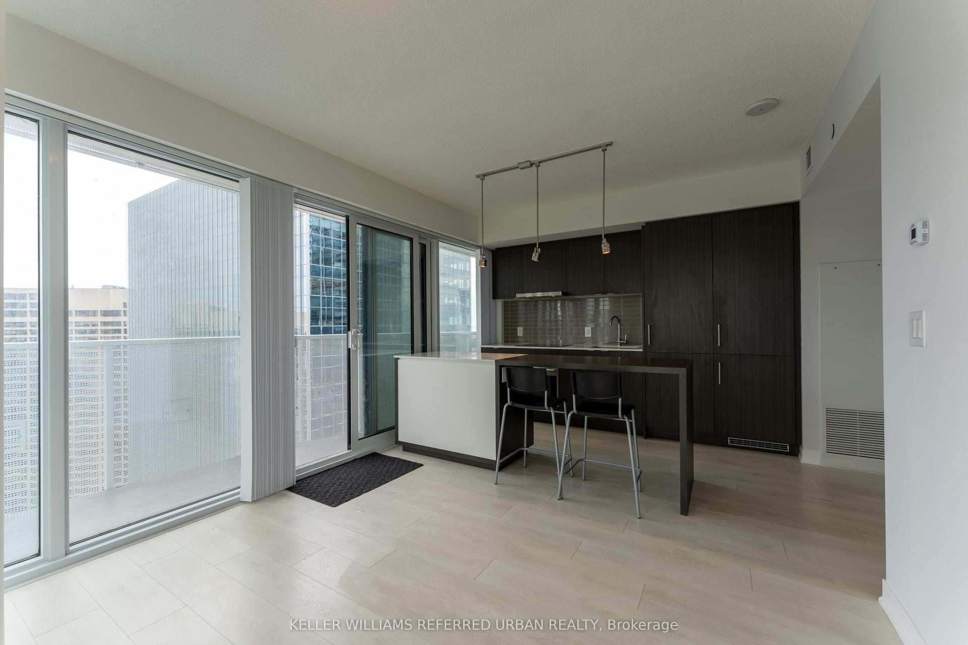 88 Harbour Street 3207 #3207, Toronto — Condo for lease, photo 1