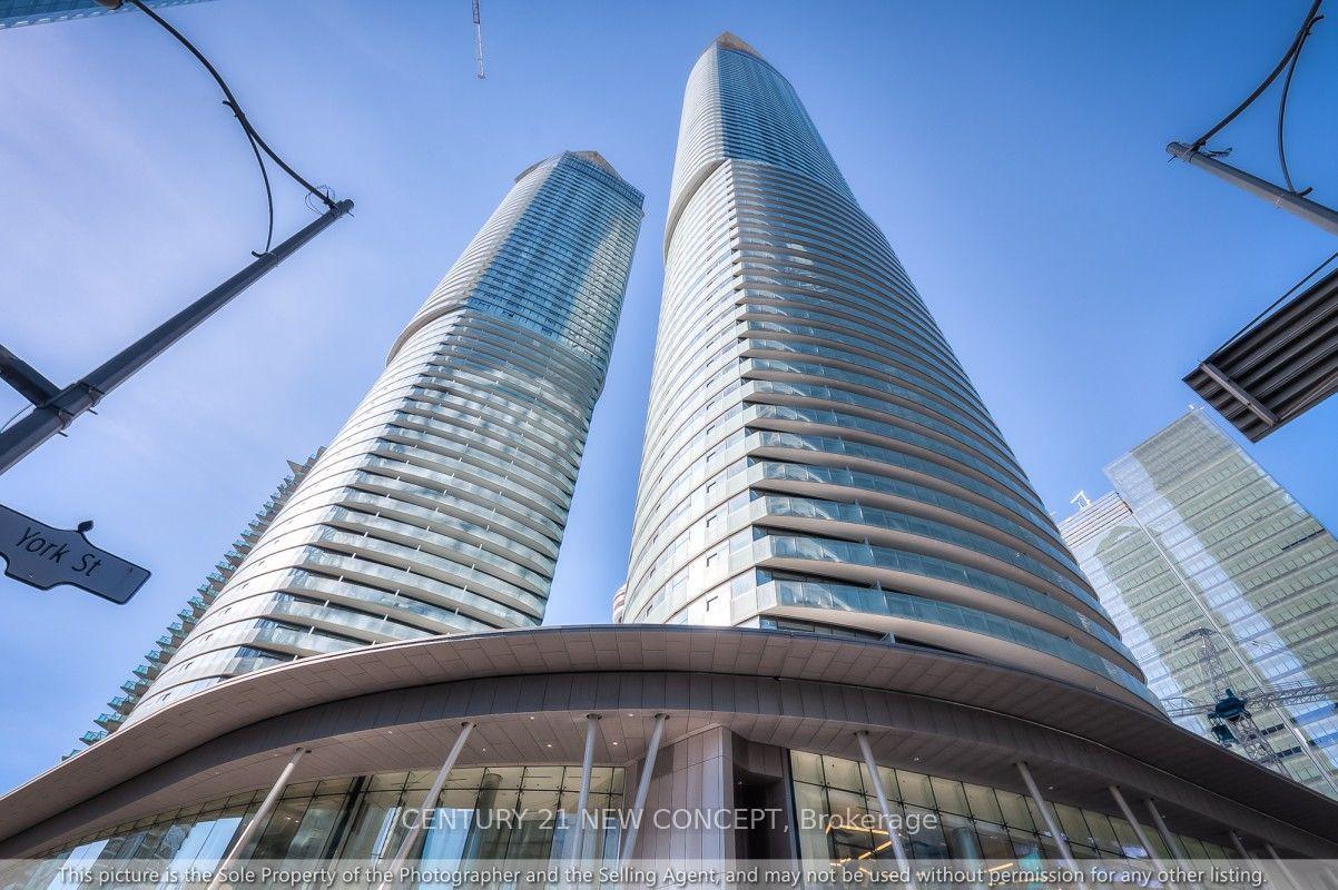 12 York Street 3708 #3708, Toronto — Condo for lease, photo 1