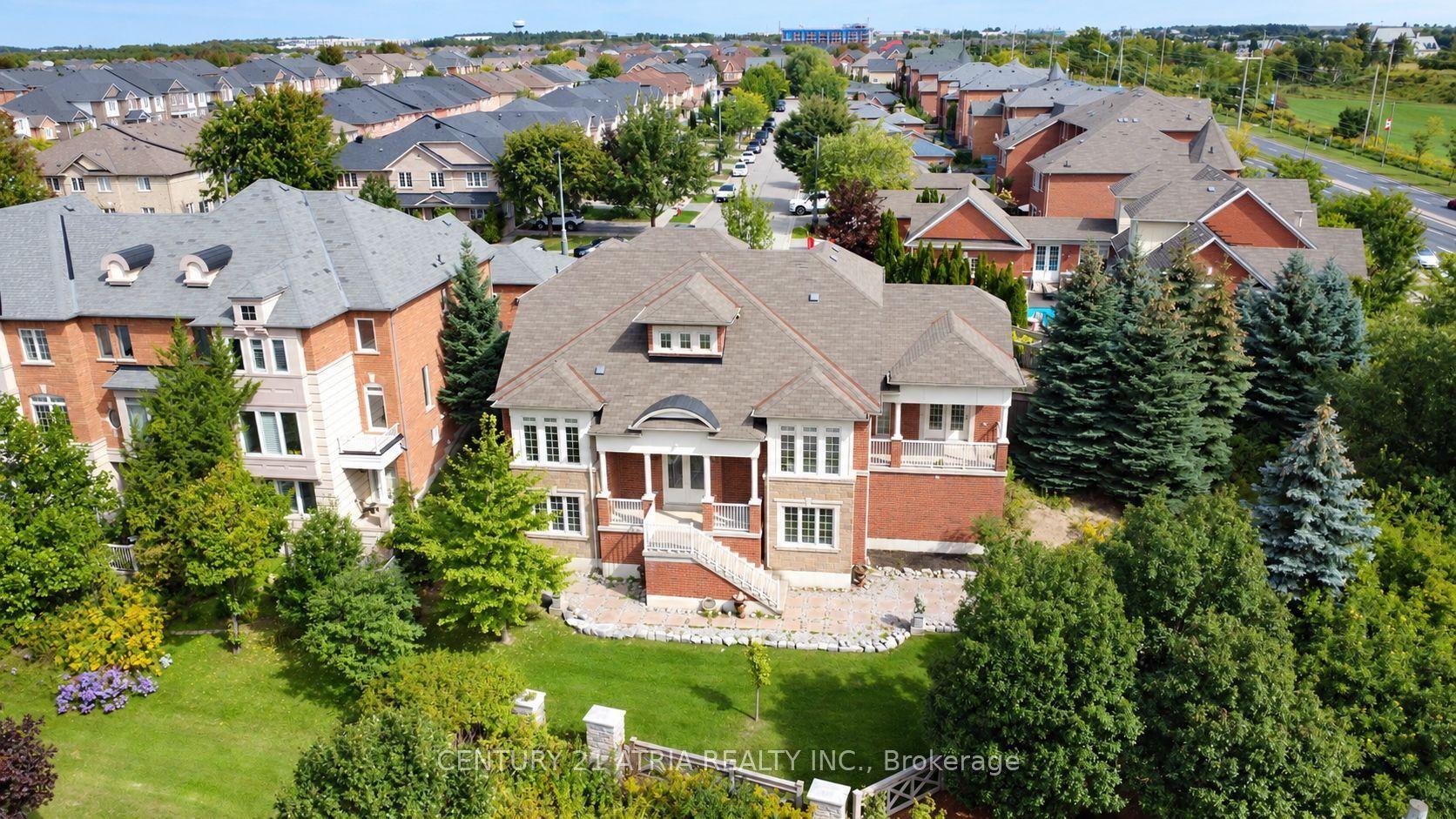 111 Zokol Drive, Aurora — Detached for sale, photo 1