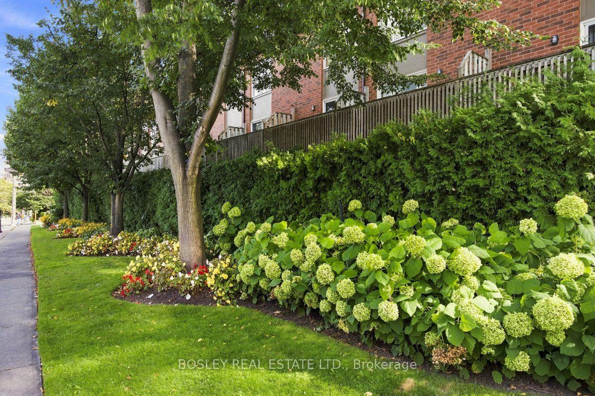 64 Old Mill Terrace 3 #3, Toronto — Condo Town for sale, photo 1