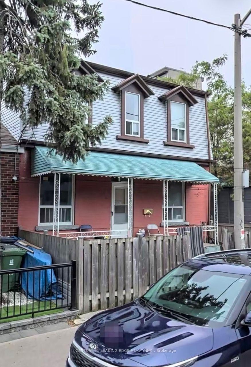 30 Huron Street Main Level Back #Main Level Back, Toronto — Multiplex for lease, photo 1