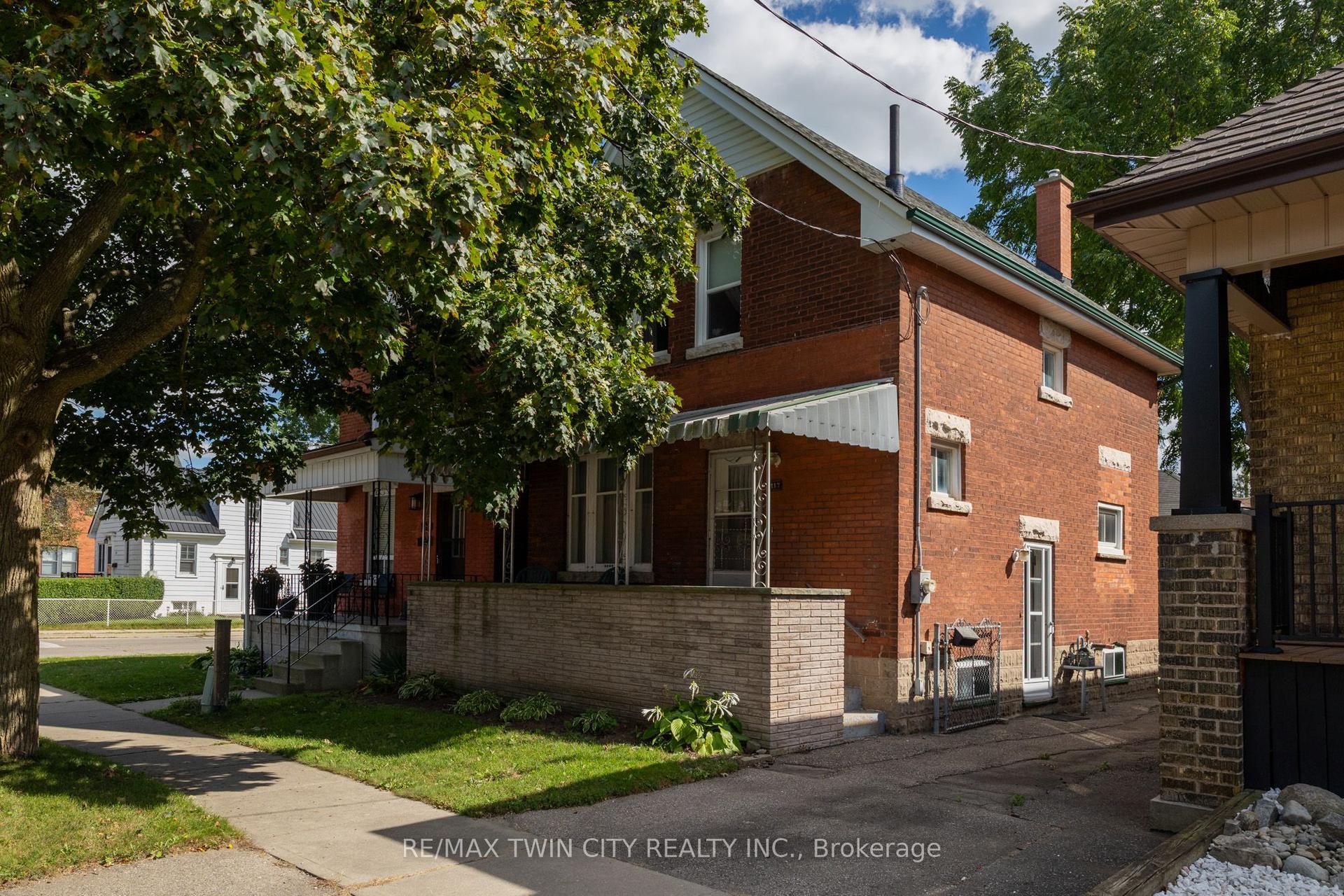 117 ARTHUR Street, Brantford — Detached for sale, photo 1