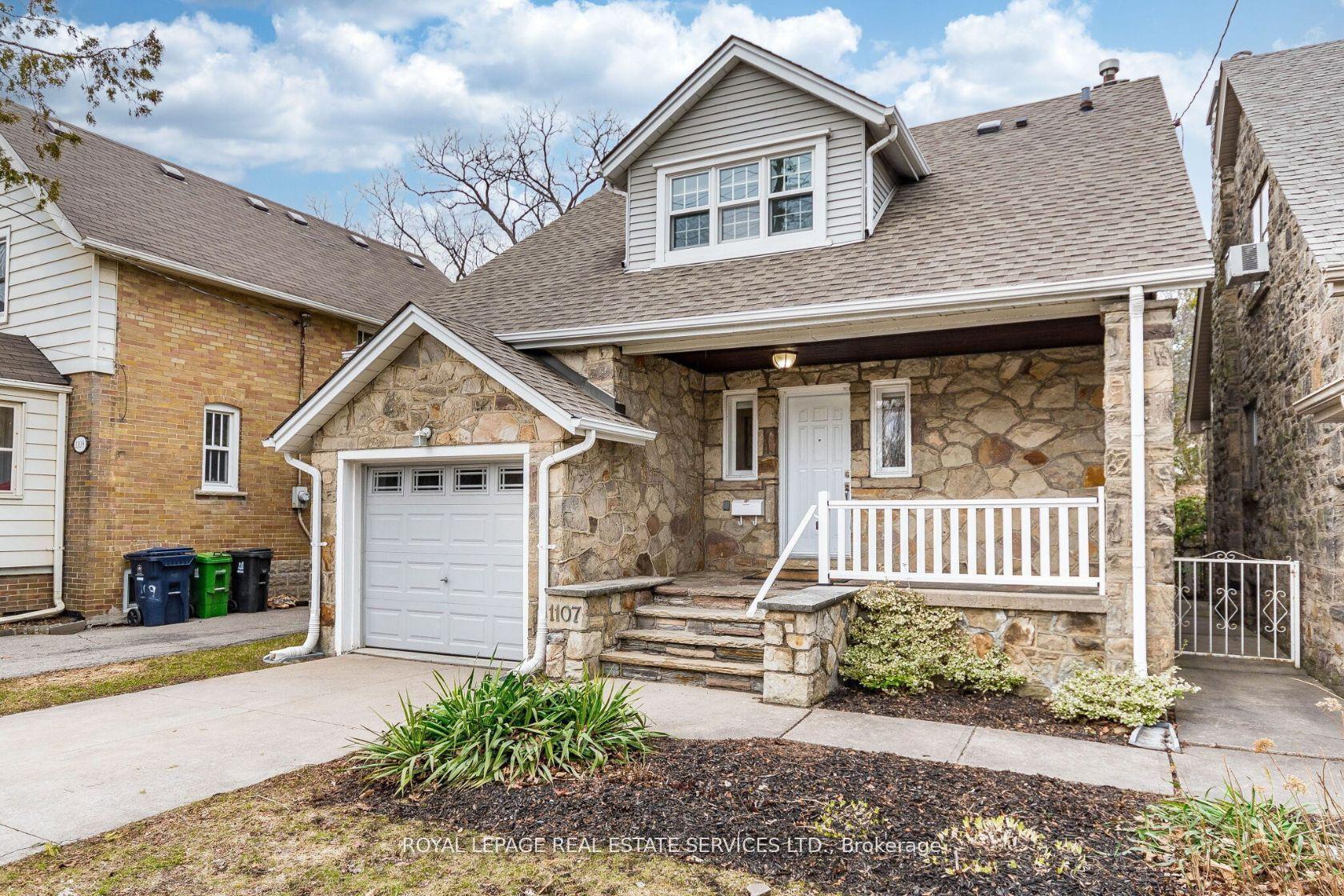 1107 Royal York Road — photo 1