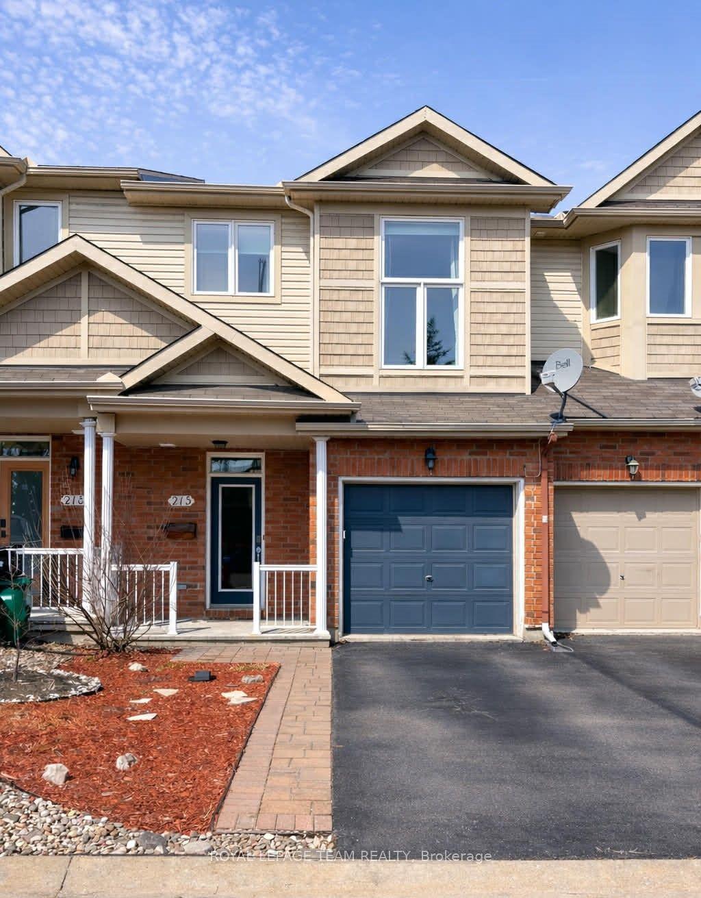 215 Parkrose Private — photo 1