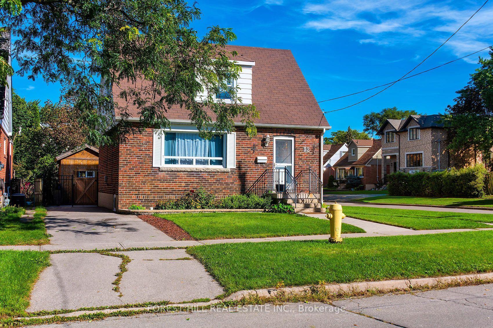 32 Stamford Square N, Toronto — Detached for sale, photo 1