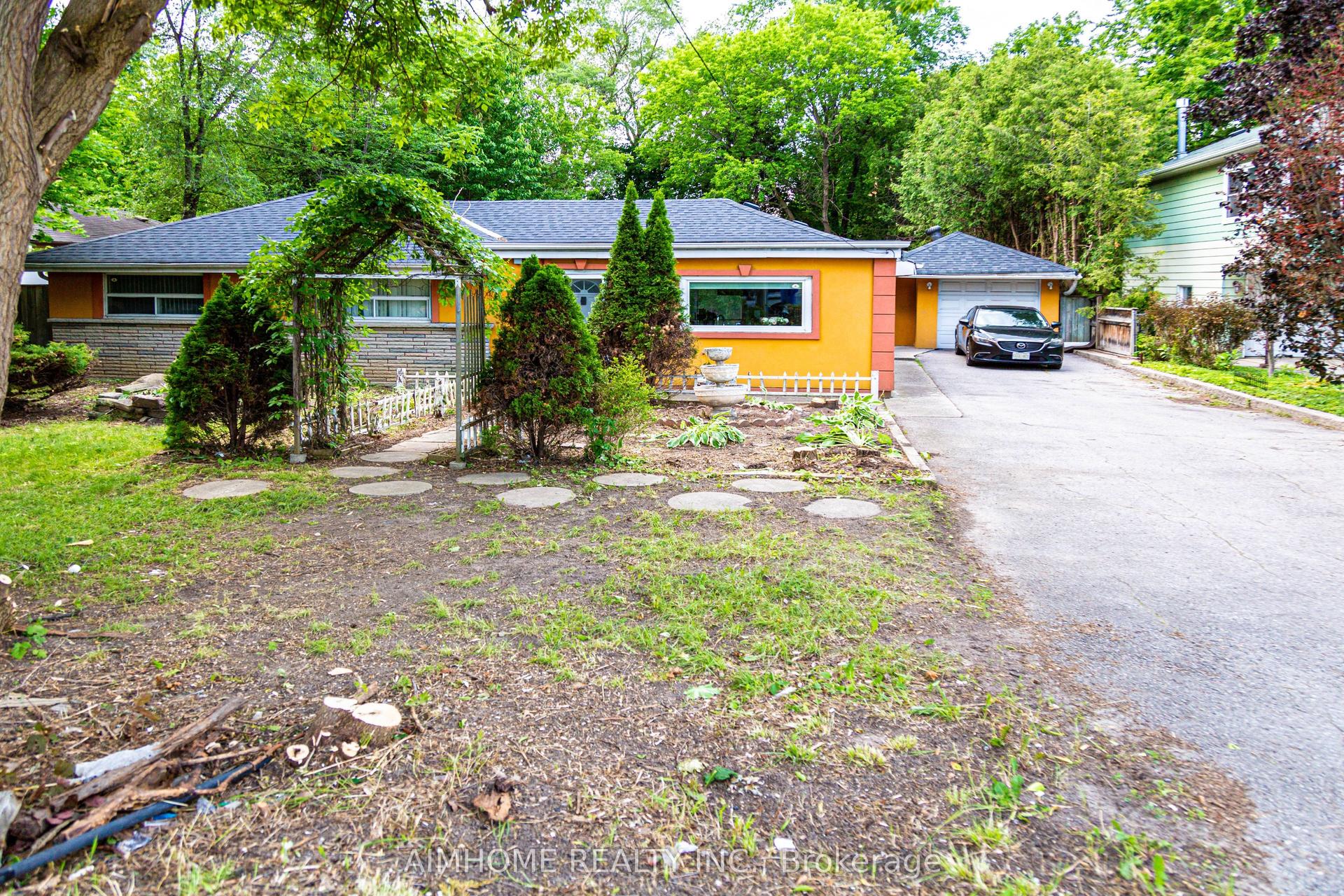 9890 Bayview Avenue, Richmond Hill — Detached for lease, photo 1