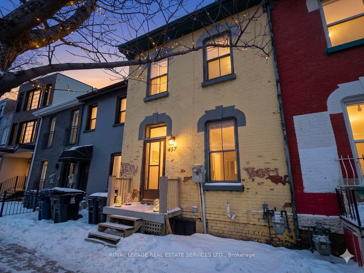 457 Queen Street E Main #Main — photo 1
