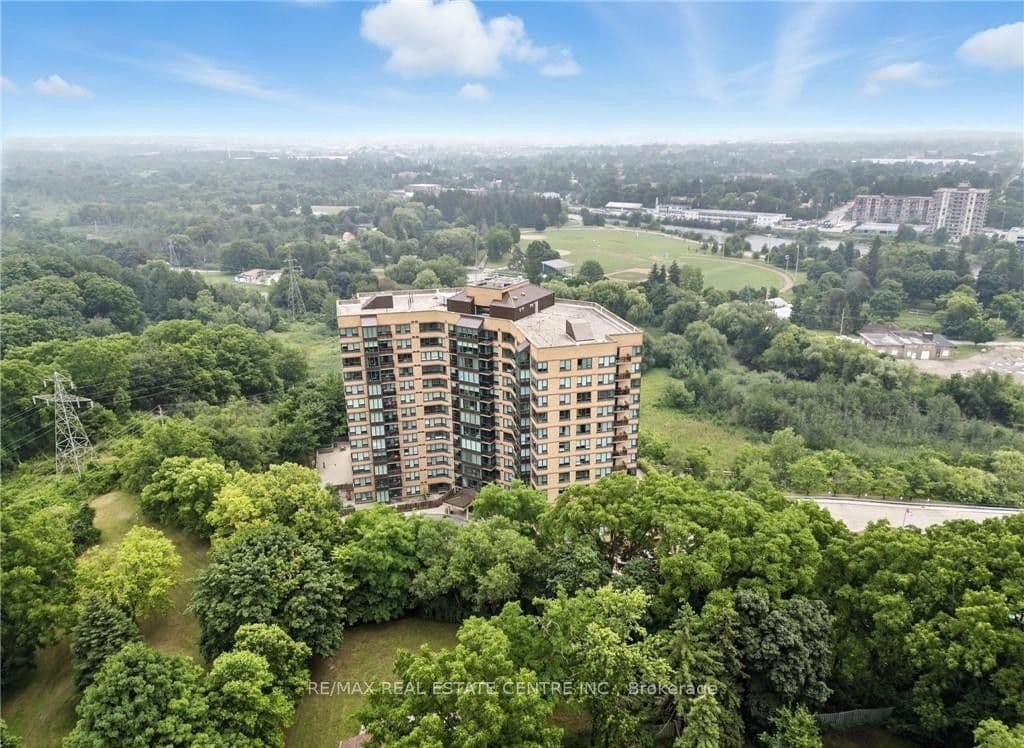 237 King Street W 808 #808 — photo 1