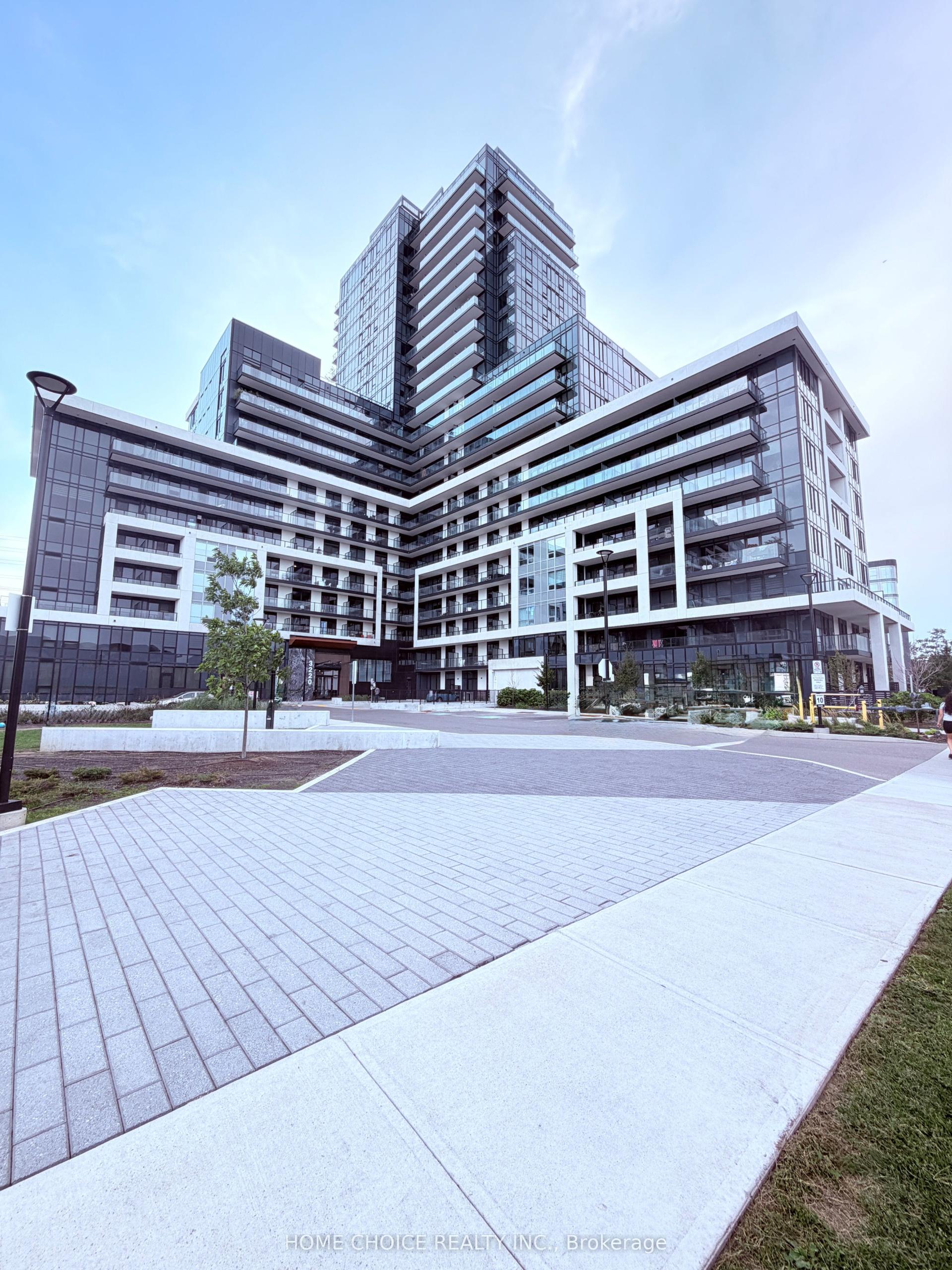 3220 William Coltson Avenue 1304 #1304, Oakville — Condo for lease, photo 1