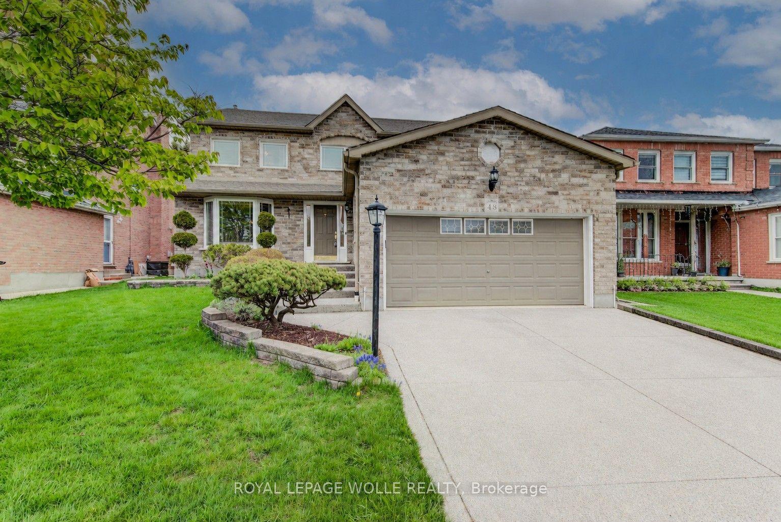 48 Lennox Crescent — photo 1