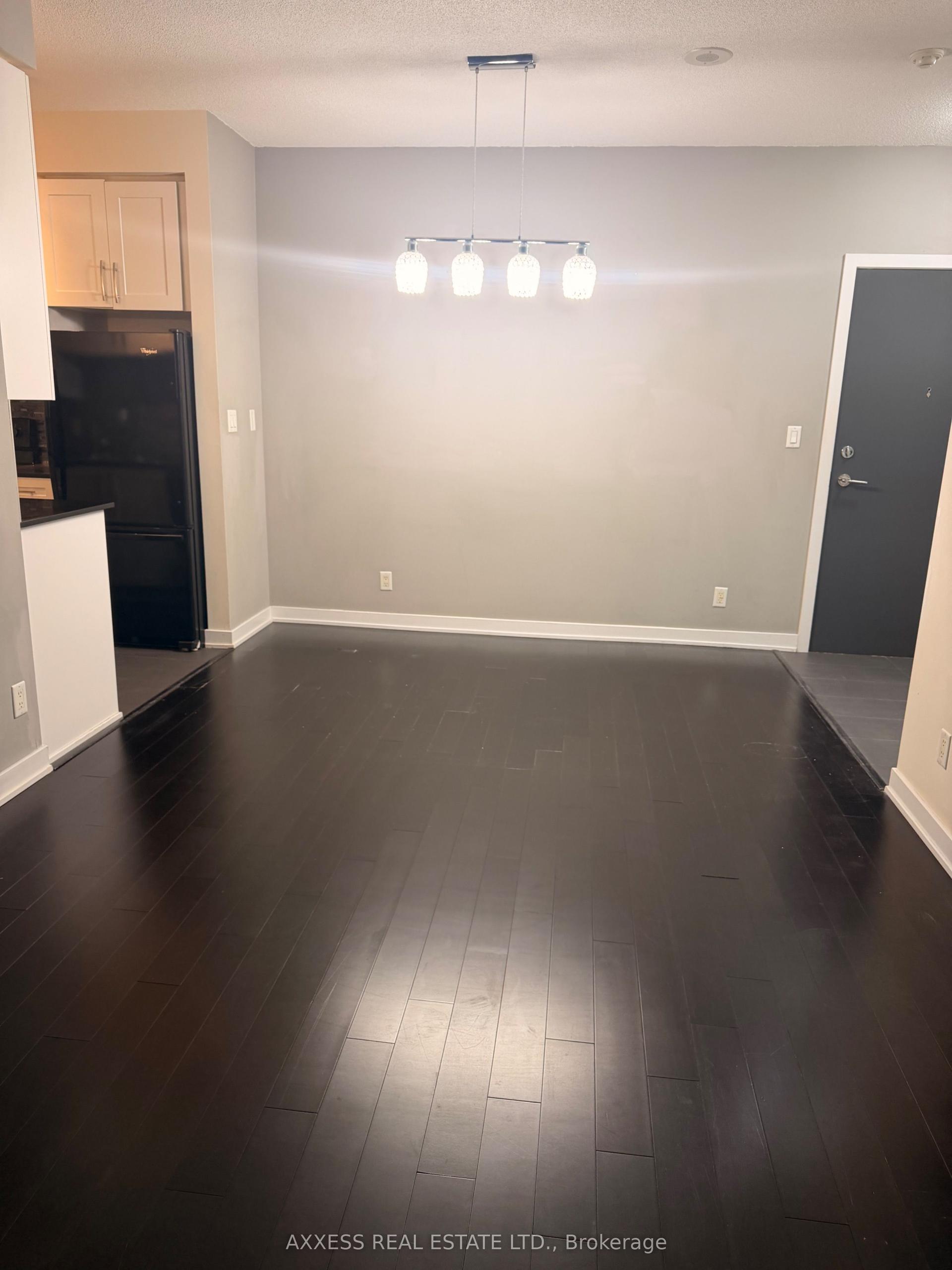 4070 Confederation Parkway 211 #211, Mississauga — Condo for lease, photo 1