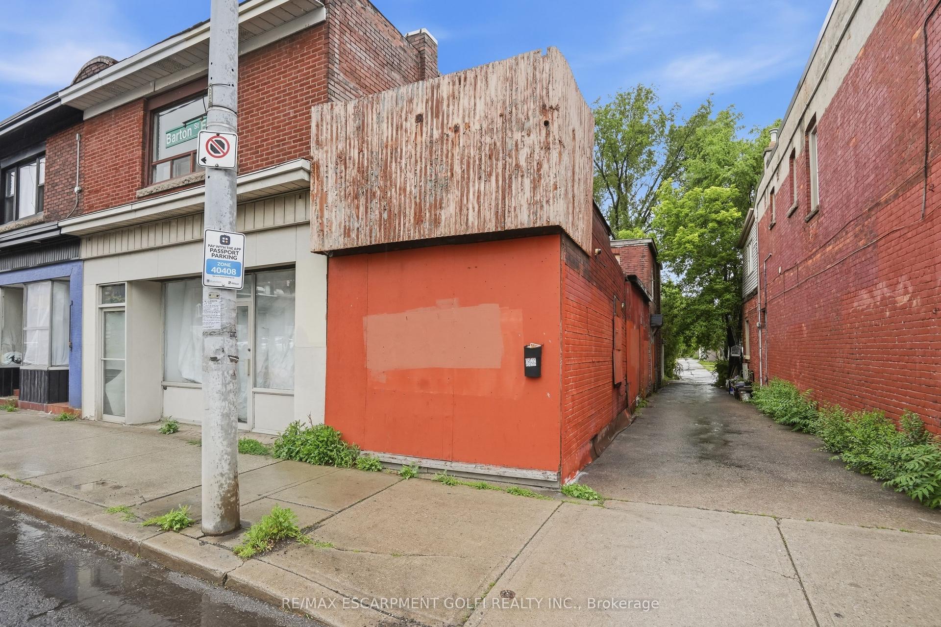 721 1/2 Barton Street E — photo 1