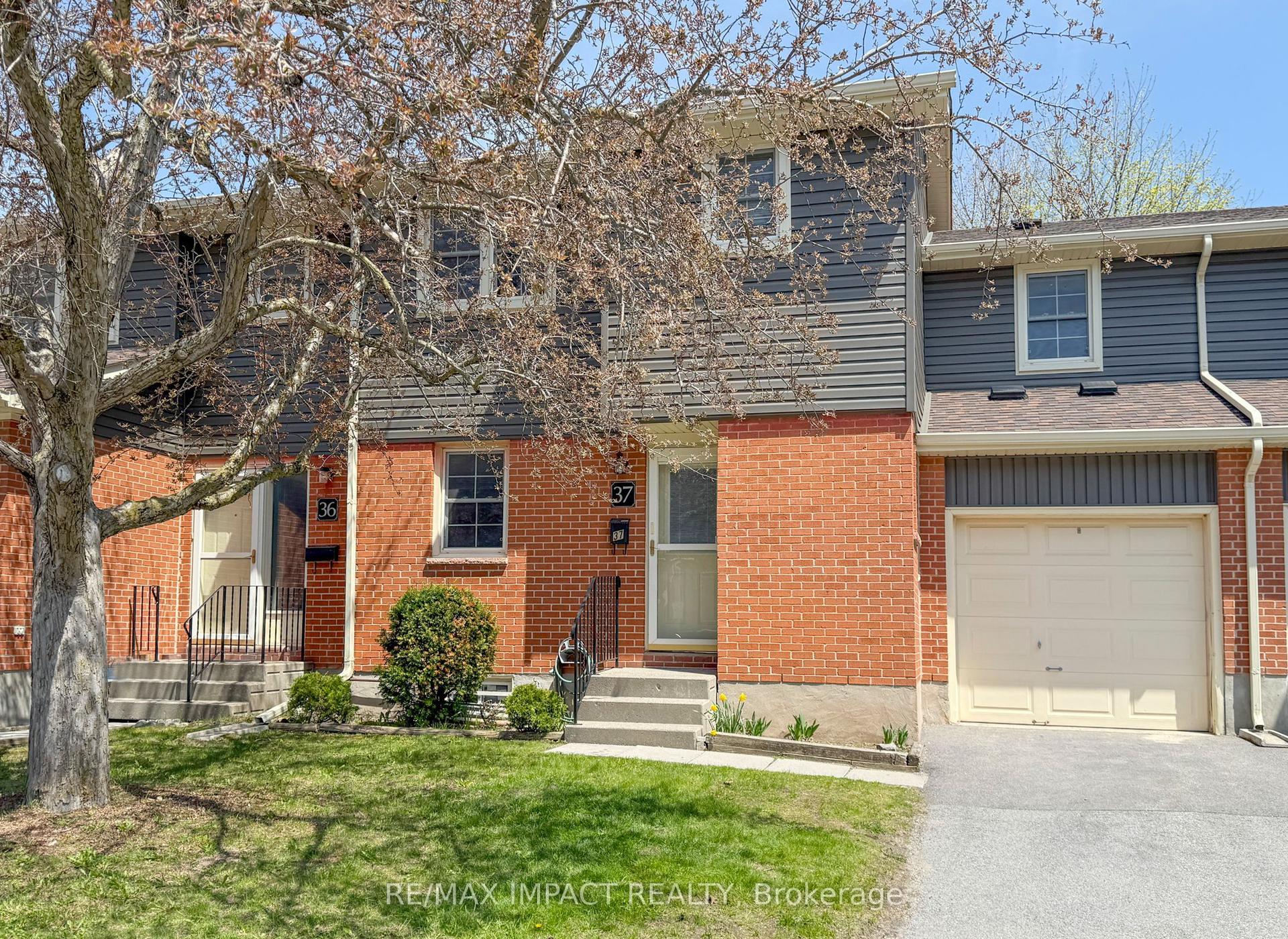 19 Macpherson Avenue 37 #37 — photo 1