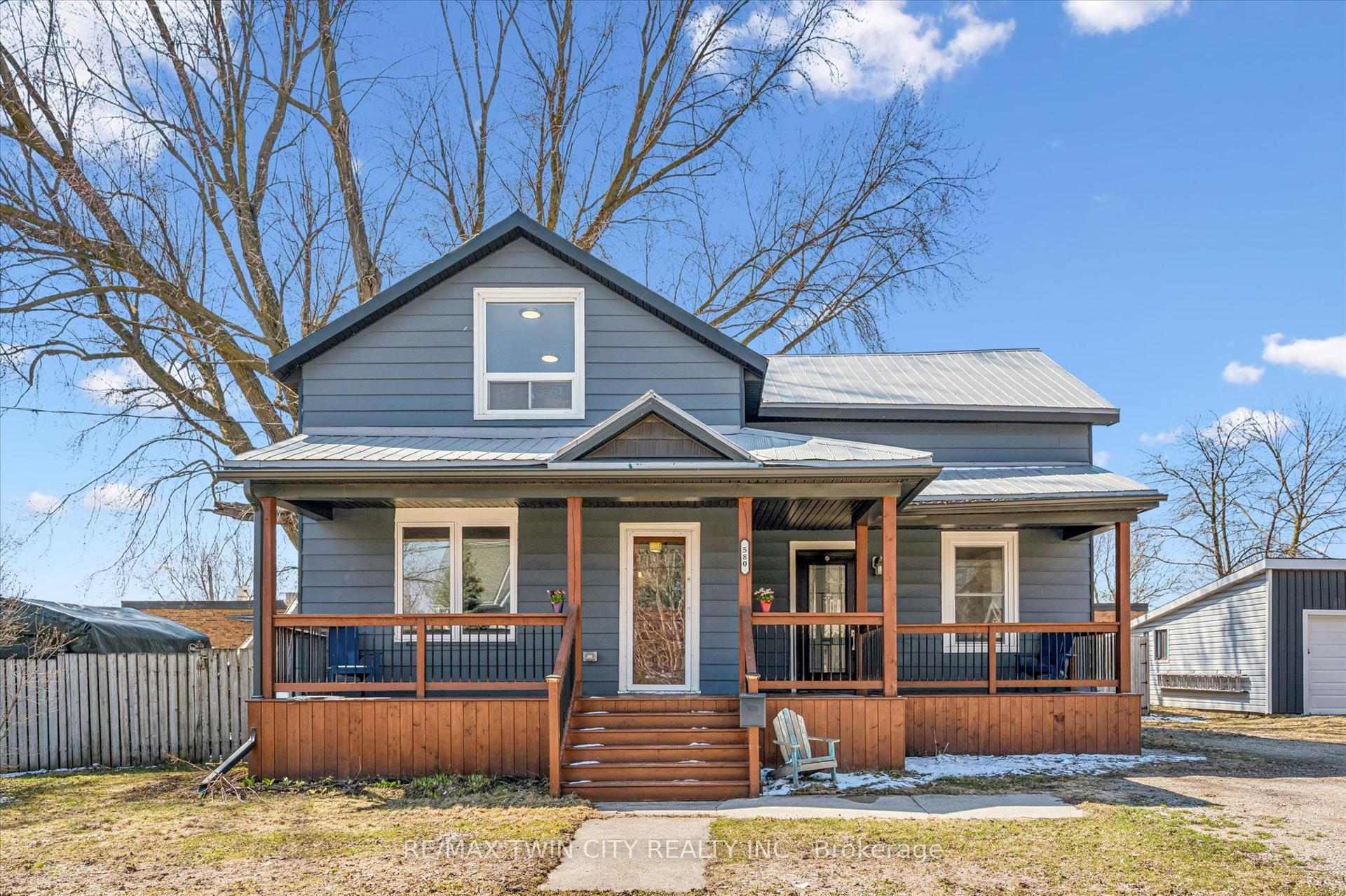 580 MAIN Street E — photo 1