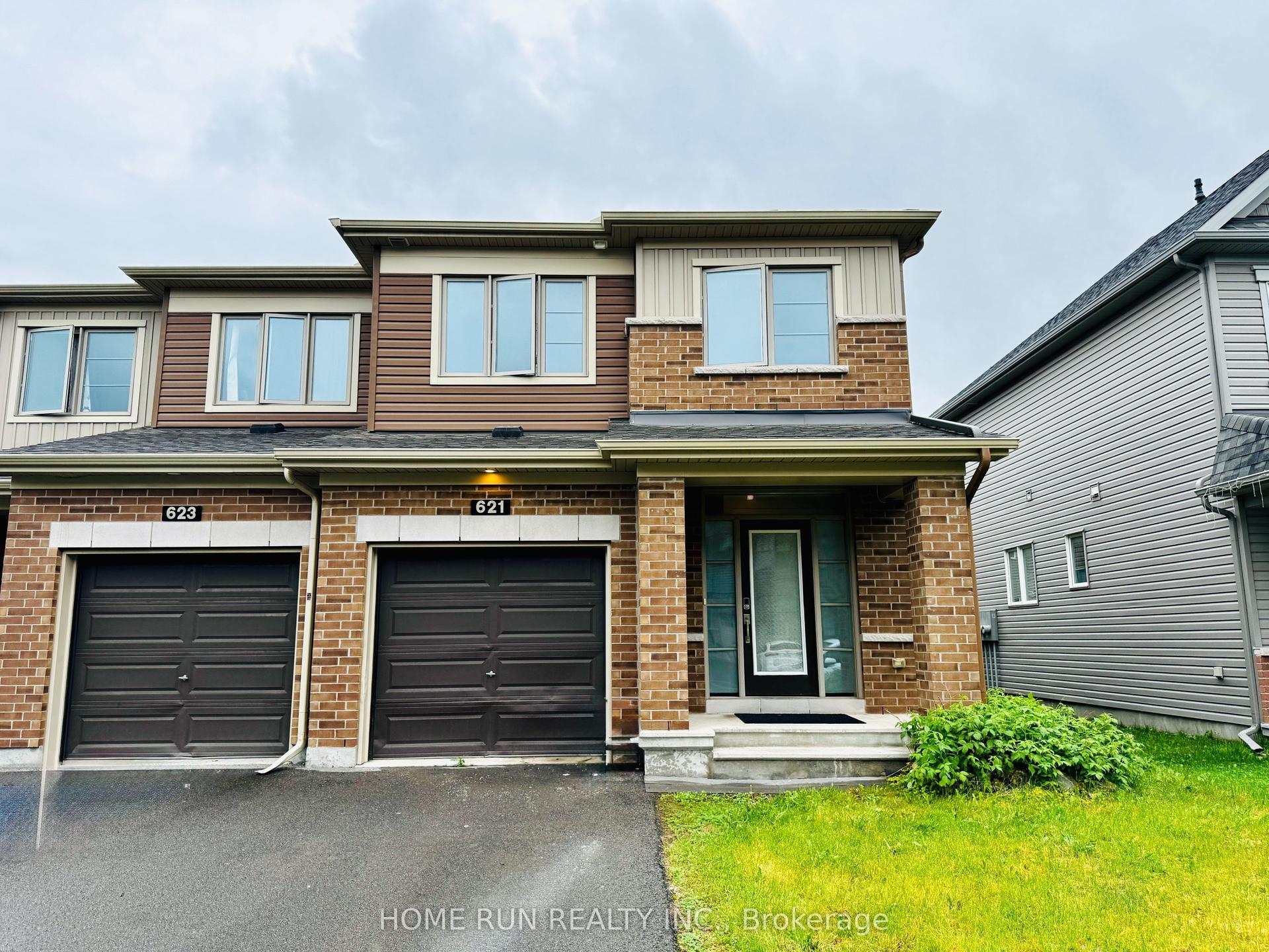 621 Lauraleaf Crescent — photo 1