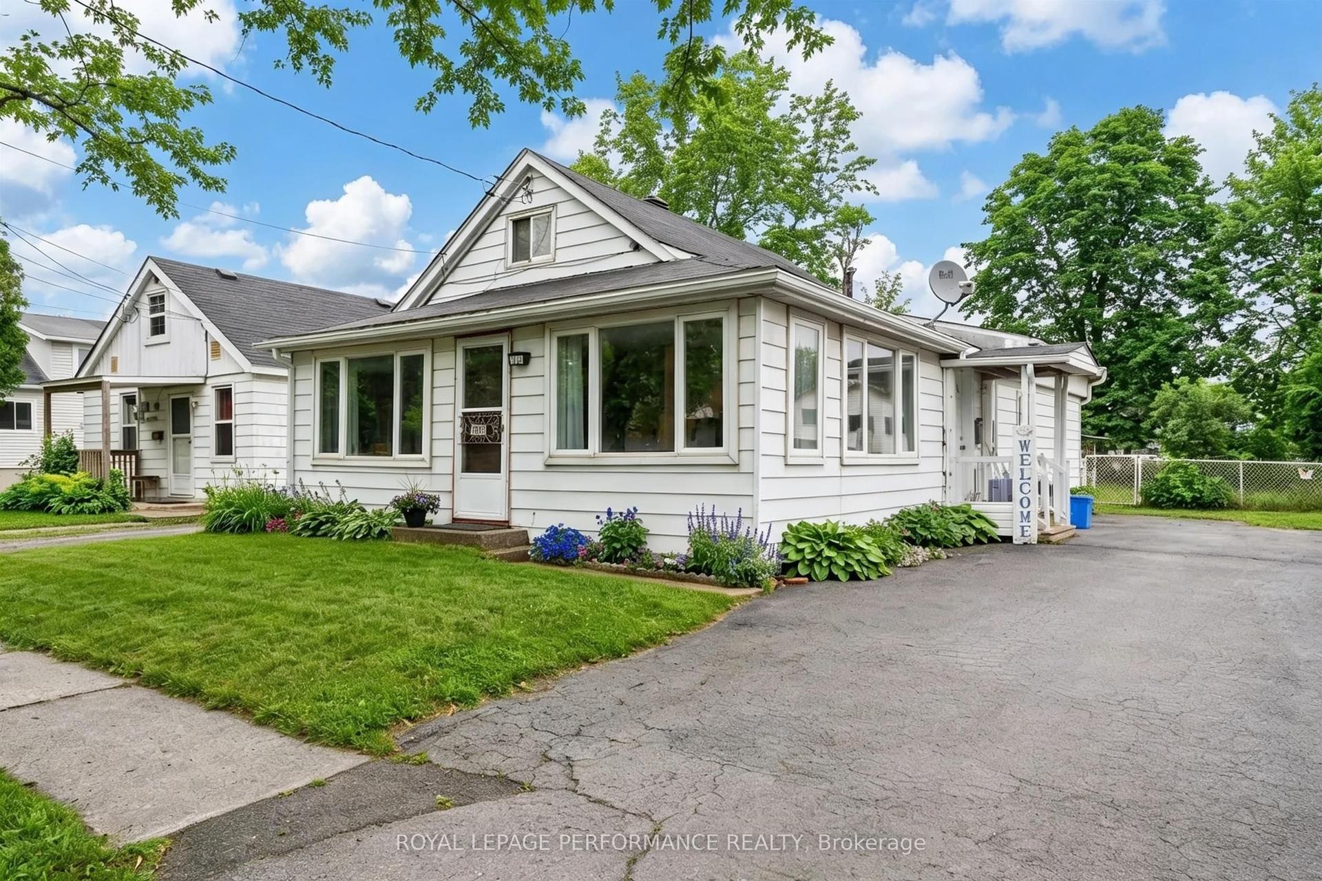 1121 Hebert Street — photo 1