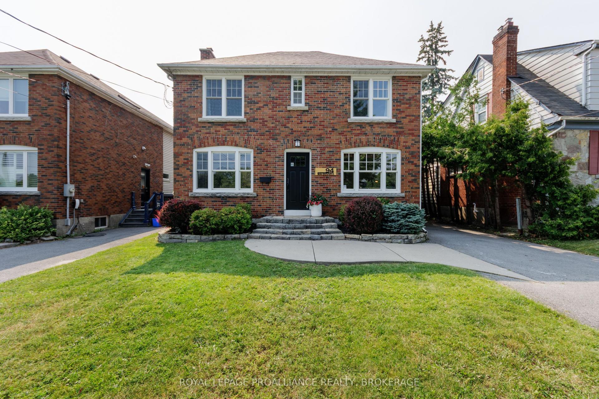 94 Macdonnell Street N, Kingston — Detached for sale, photo 1
