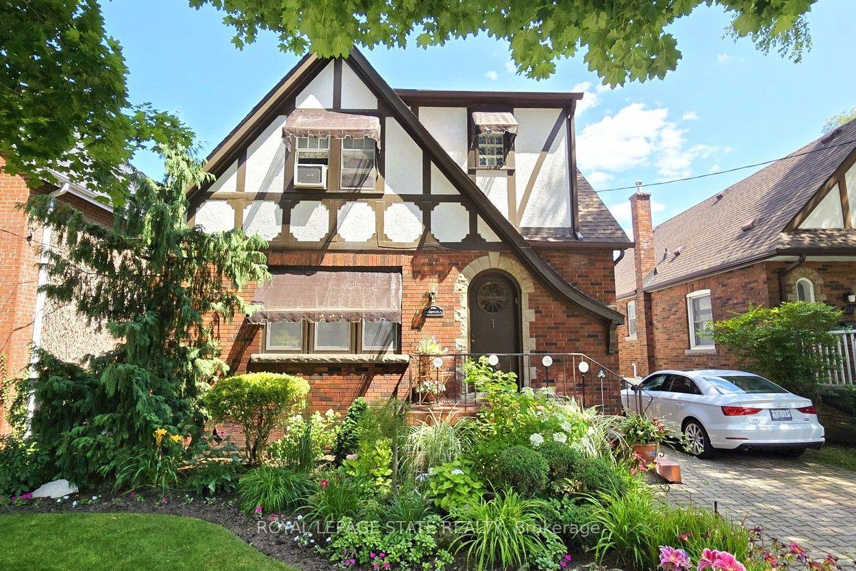 107 Bond Street S, Hamilton — Detached for sale, photo 1