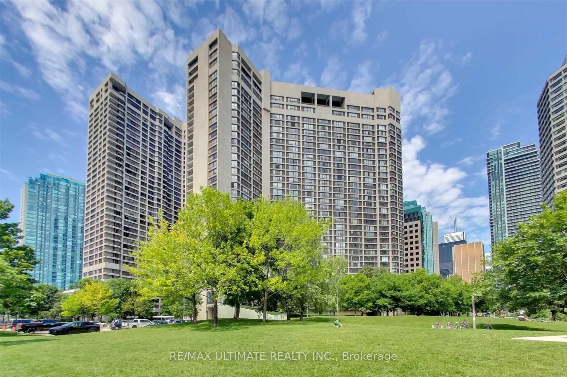 33 Harbour Square 1215 #1215, Toronto — Condo for lease, photo 1