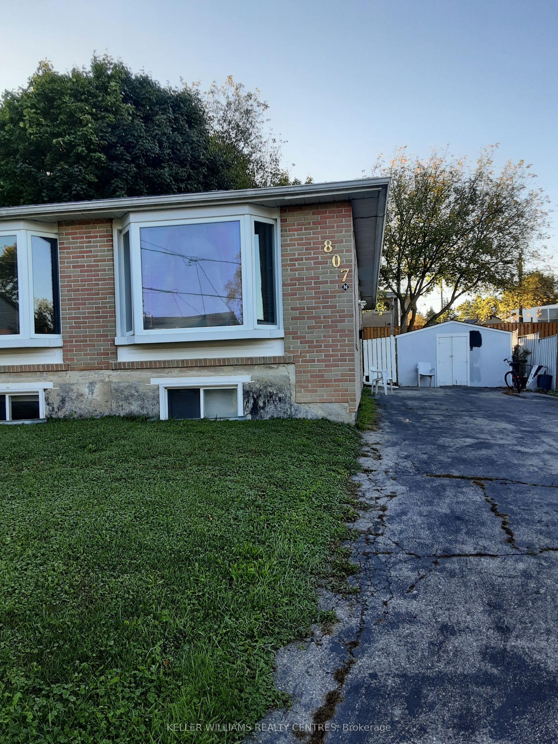 807 Greenfield Crescent Lower #Lower — photo 1