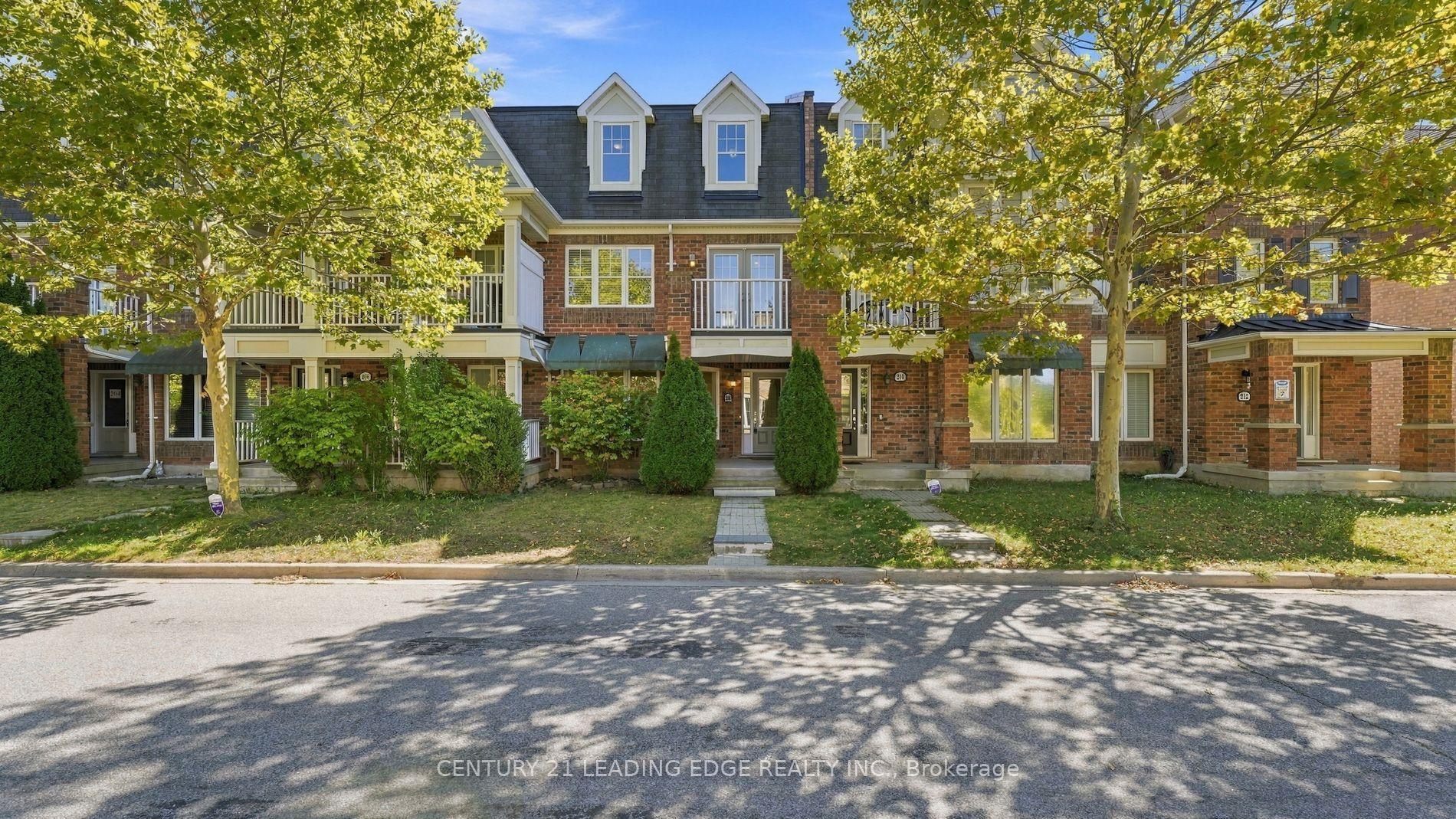 208 Magurn Gate, Milton — Townhouse for sale, photo 1